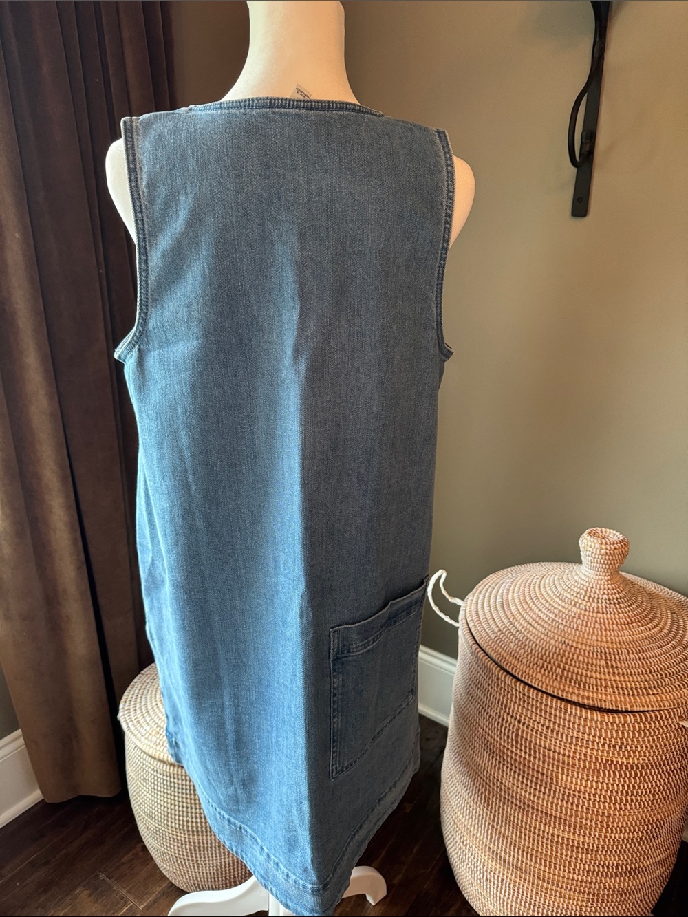 Banana Republic Denim Blue V-Neck Sleeveless Shift Dress - Picture 3 of 4